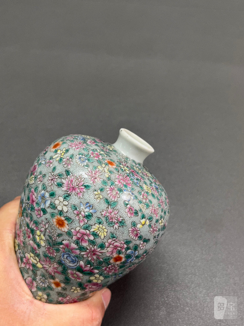 清晚期  粉彩“百花不落地”梅瓶 - 图9